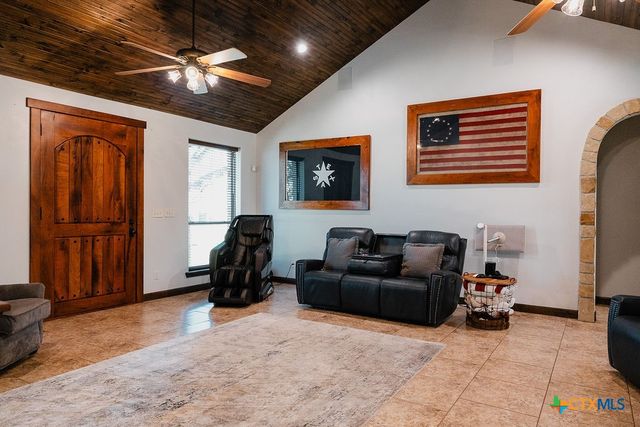 436 Jentry Road, Inez, TX 77968