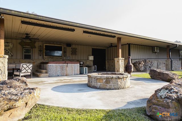 436 Jentry Road, Inez, TX 77968