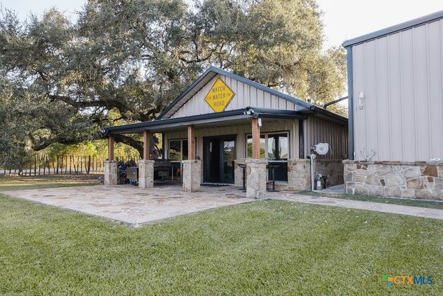 436 Jentry Road, Inez, TX 77968