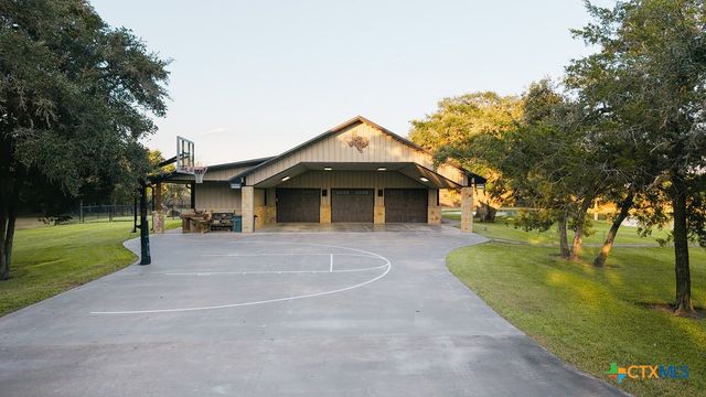 436 Jentry Road, Inez, TX 77968