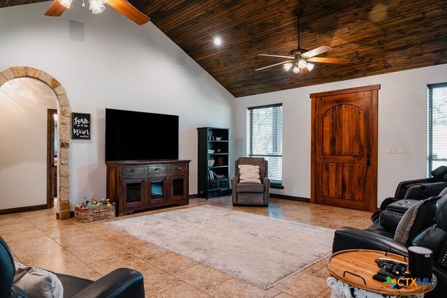 436 Jentry Road, Inez, TX 77968