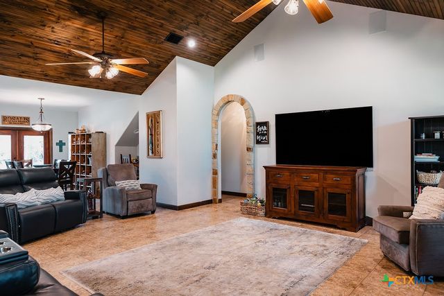 436 Jentry Road, Inez, TX 77968