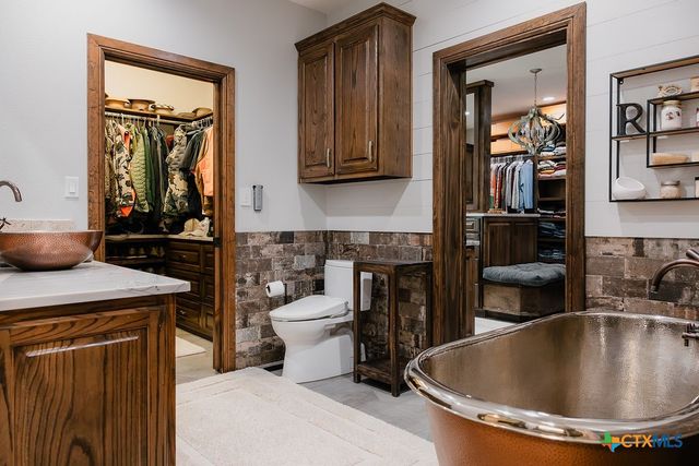 436 Jentry Road, Inez, TX 77968