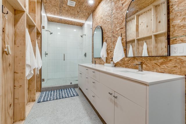 905 Blackland Court, Dallas, TX 75243