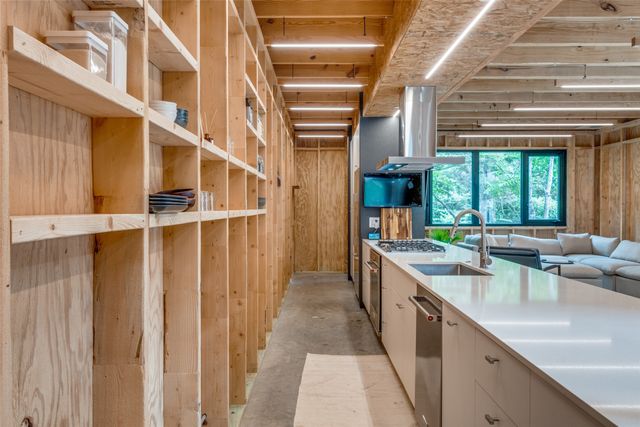 905 Blackland Court, Dallas, TX 75243