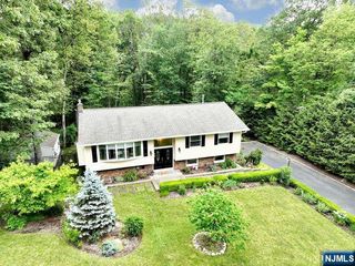 110 Fieldstone Drive, Ringwood, NJ 07456