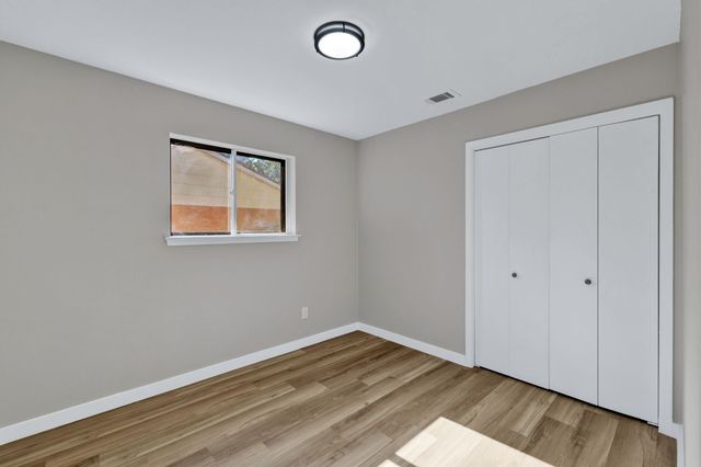 3205 Mccollum Street, Irving, TX 75061