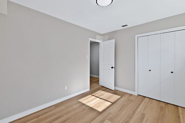 3205 Mccollum Street, Irving, TX 75061