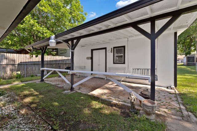3205 Mccollum Street, Irving, TX 75061