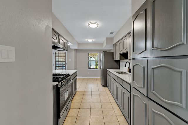 3205 Mccollum Street, Irving, TX 75061