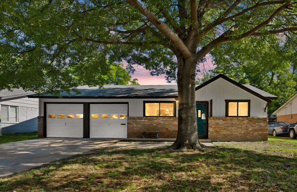 3205 Mccollum Street, Irving, TX 75061