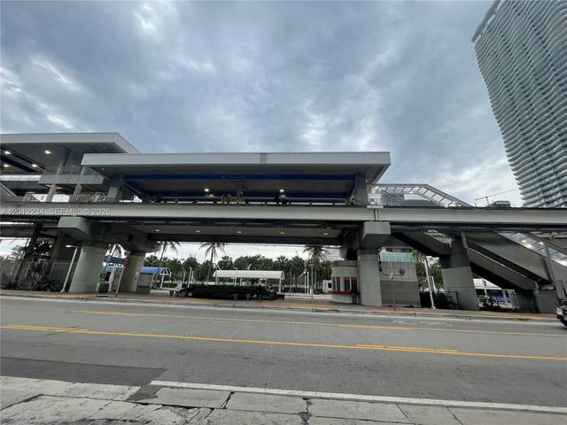 1750 N Bayshore Dr 3403, Miami, FL 33132