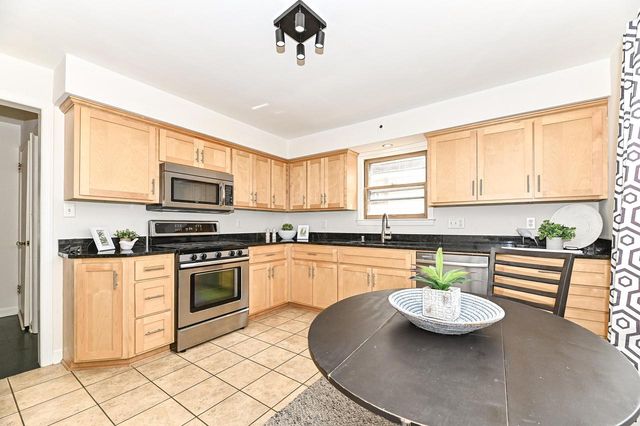 1009 W Morgan AVENUE, Milwaukee, WI 53221
