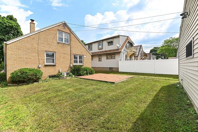 1009 W Morgan AVENUE, Milwaukee, WI 53221