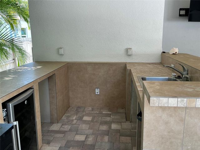 370 FOSTER LANE, Belleair, FL 33756