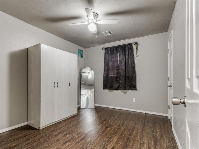 2413 Queensbury Road, Moore, OK 73160