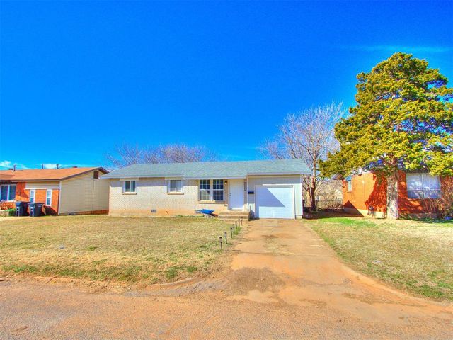 2413 Queensbury Road, Moore, OK 73160