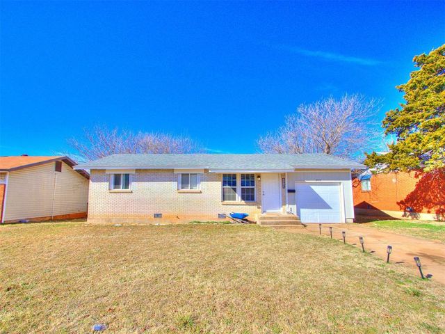 2413 Queensbury Road, Moore, OK 73160