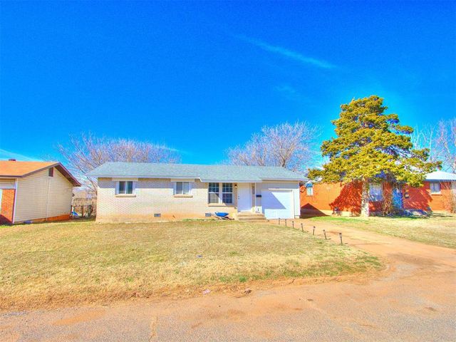 2413 Queensbury Road, Moore, OK 73160