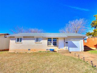 2413 Queensbury Road, Moore, OK 73160