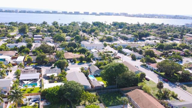 1115 S M Street, Lake Worth Beach, FL 33460