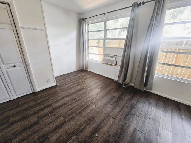 1115 S M Street, Lake Worth Beach, FL 33460