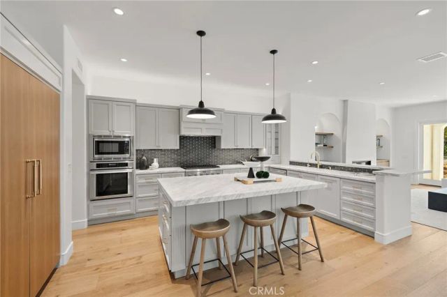 15 Seabluff, Newport Beach, CA 92660