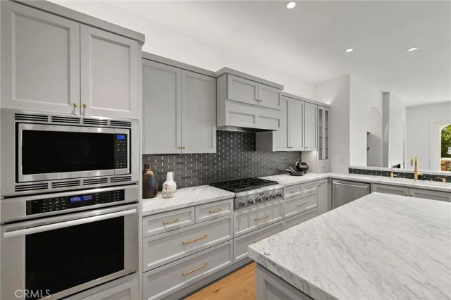 15 Seabluff, Newport Beach, CA 92660