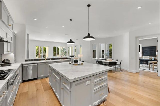 15 Seabluff, Newport Beach, CA 92660