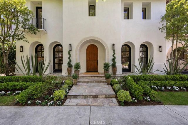 15 Seabluff, Newport Beach, CA 92660