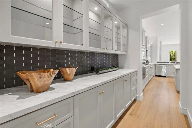 15 Seabluff, Newport Beach, CA 92660