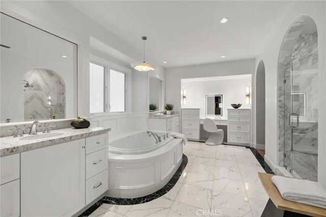 15 Seabluff, Newport Beach, CA 92660