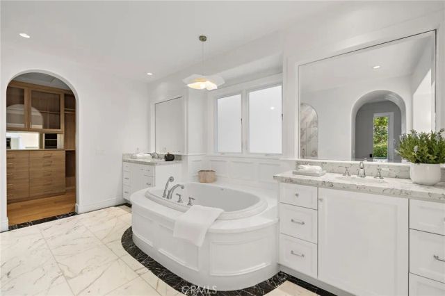 15 Seabluff, Newport Beach, CA 92660