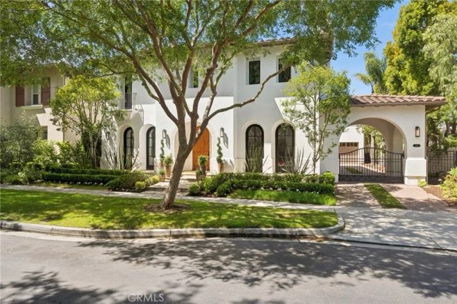 15 Seabluff, Newport Beach, CA 92660