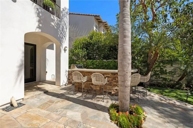 15 Seabluff, Newport Beach, CA 92660