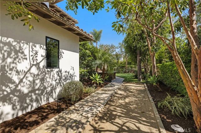 15 Seabluff, Newport Beach, CA 92660