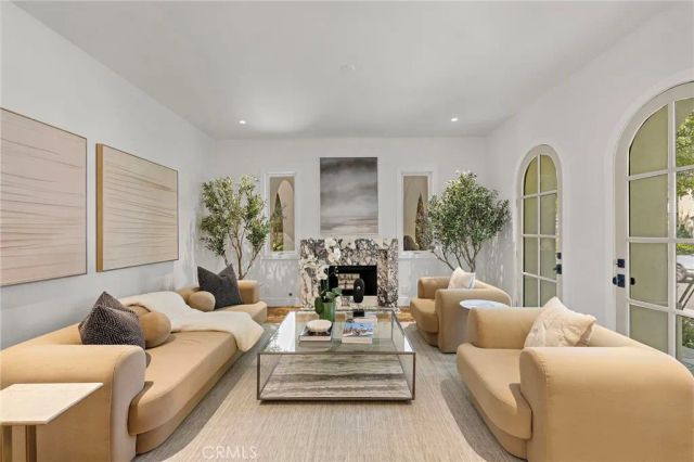 15 Seabluff, Newport Beach, CA 92660