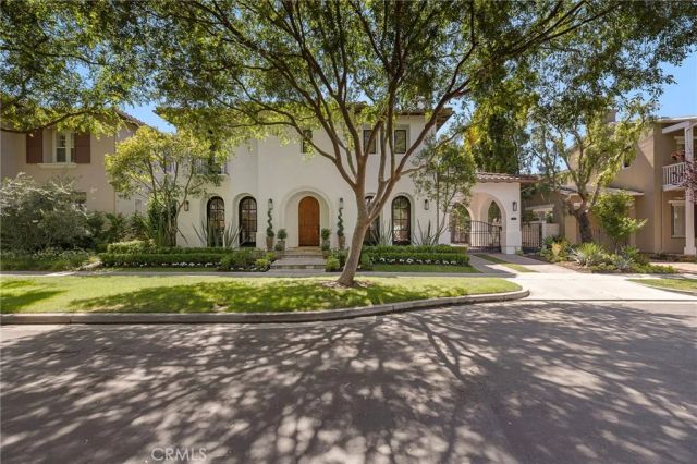 15 Seabluff, Newport Beach, CA 92660