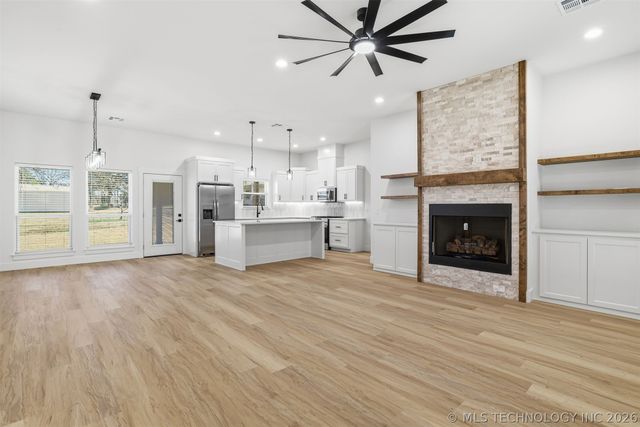 1906 Boxer Lane, Durant, OK 74701