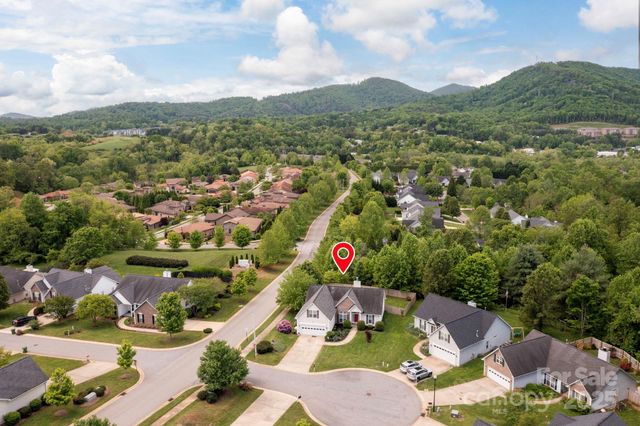 102 W Farm Creek Drive, Asheville, NC 28806