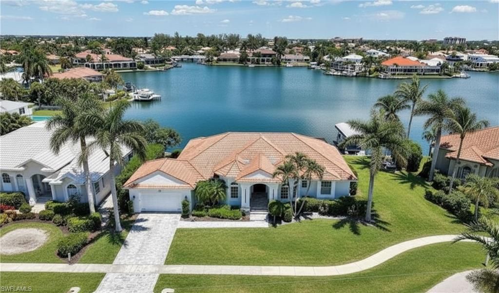 419 Spinnaker DR, MARCO ISLAND, FL 34145 — exterior