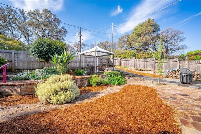 350 Racetrack St, Auburn, CA 95603