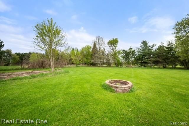 11099 Irish Road, Otisville, MI 48463