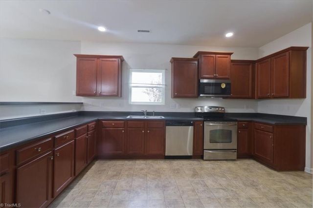 1402 Torrey Pines Court, Mebane, NC 27302