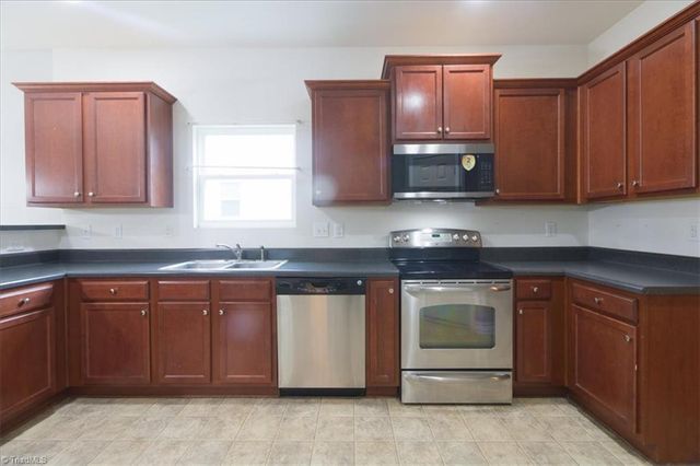 1402 Torrey Pines Court, Mebane, NC 27302