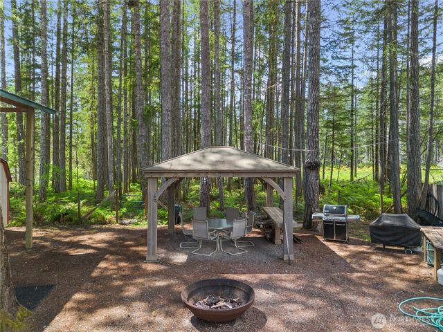 51 N Coho Court, Hoodsport, WA 98548
