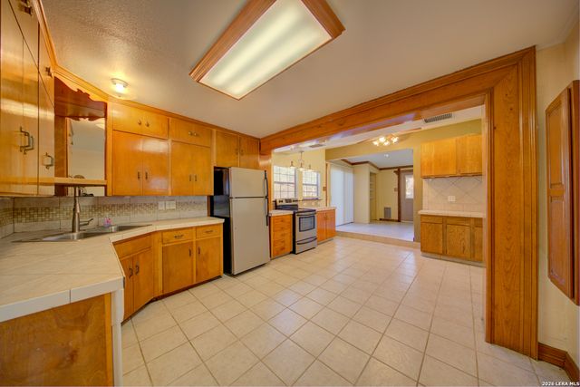 25926 Fleet Garden, San Antonio, TX 78255