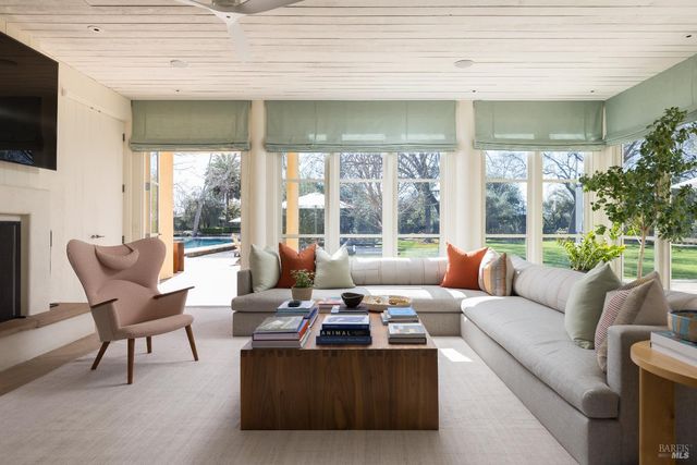 900 Rutherford Rd, Rutherford, CA 94573