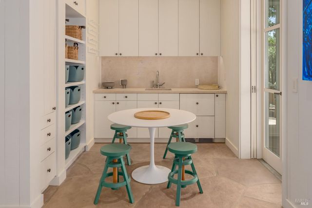 900 Rutherford Rd, Rutherford, CA 94573