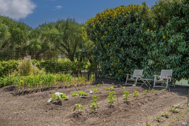 900 Rutherford Rd, Rutherford, CA 94573